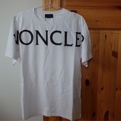 新品未使用品　正規品モンクレールのロゴレTシャツ　レディース