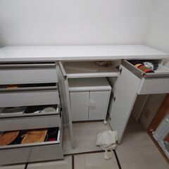 新品　未使用　ニトリ食器棚リガーレ　キャスターゴミ箱付き 新品 未使用 ニトリ食器棚リガーレ キャスターゴミ箱付き ニトリ 幅