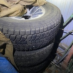 アルミ付きスタッドレス4本セット　265/70r15