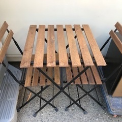 ガーデンテーブル　椅子2脚セット