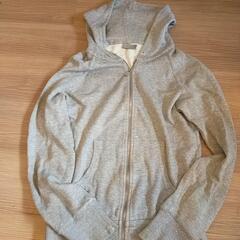 Diorのパーカーです