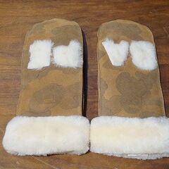 苫小牧バナナ】美品☆UGG/アグ A BATHING APE BAPExUGG MITTEN BAPE 