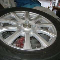 値引きしました 早い物勝ちですよ 窒素ガス入り スタッドレス バリ溝 