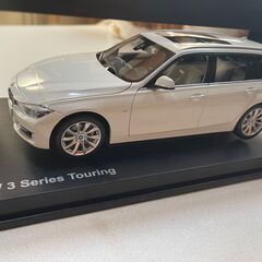 ☆値下げ☆BMW 3シリーズツーリング　1/18　パラゴン