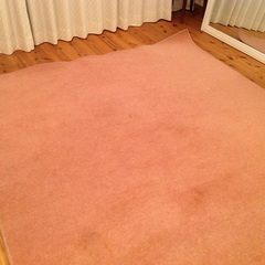 【ネット決済】サーモンピンクのカーペット　174cm×221cm