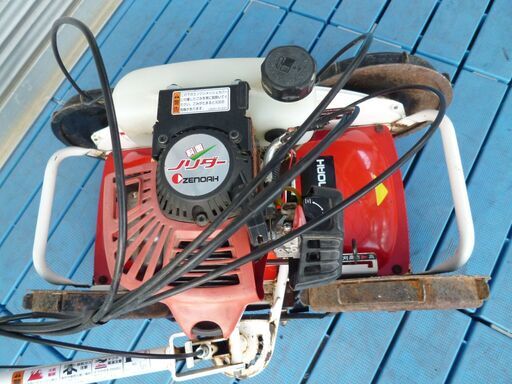 ゼノア 斜面ノリダー エンジン草刈り機/ZGC300D-EZ 稼働します。
