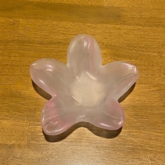 ピンクの半透明お花型