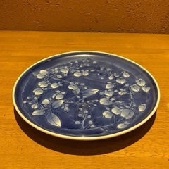 青い使いやすいサイズの丸皿A