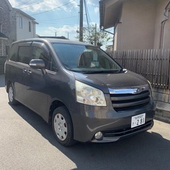 847.【車検2年付き】TOYOTA NOAH ZRR70 トヨ...