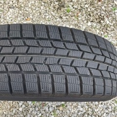 スタッドレスタイヤ　　タイヤは一回しか使用してない。セレナ、ヴォクシー煌めき2に装着