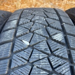 ほぼ新品　BRIDGESTONE DM-V2 225/60R17 スタッドレス  タイヤ　2018年製