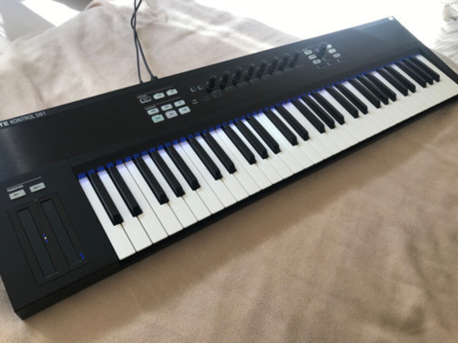 鍵盤楽器、ピアノ NATIVE INSTRUMENTS Komplete Kontrol S61