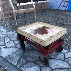 油圧台車