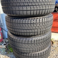 プリウスアルファ用アルミホイール付きスタッドレスタイヤ