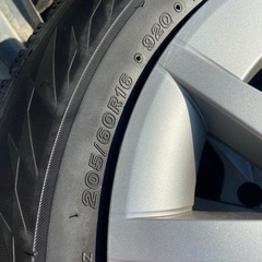 プリウスアルファ用アルミホイール付きスタッドレスタイヤ