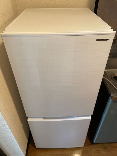 緊急値下げ】シャープ冷蔵庫152L SJ-D15G-W 2021年製 新品同様 2カ月