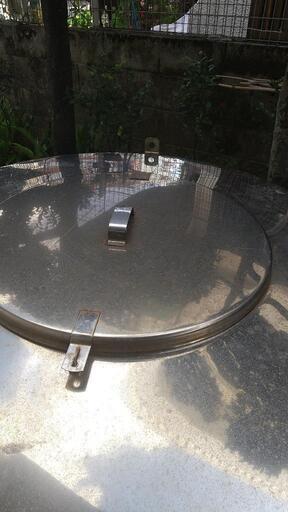 1万円 でお譲りします。水タンク 1t 直径1140mm.高さ1100mm.