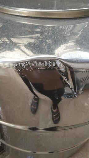 1万円 でお譲りします。水タンク 1t 直径1140mm.高さ1100mm.