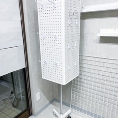 【ネット決済】【お渡し済み】有孔ボード回転什器(フック付き)