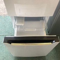 【リサイクルサービス八光　田上店　安心の3か月保証　配達・設置OK】ハイセンス 冷蔵庫 幅48cm 150L パールホワイト HR-D15C 2ドア 右開き 自動霜取り コンパクト