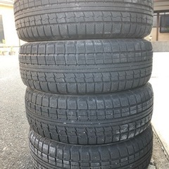 スタッドレスタイヤ　205/60R16　TOYO ウィンタートラ...