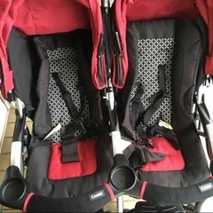 双子ベビーカー Combi