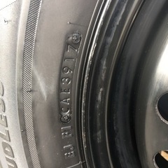 スタッドレスタイヤ　215/60/16 鉄ホイール付き