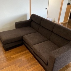 三人掛けコーナーソファ　布張り仕様　茶系　美品