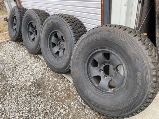 315/75R16 スタッドレスタイヤ(ホイール付き)
