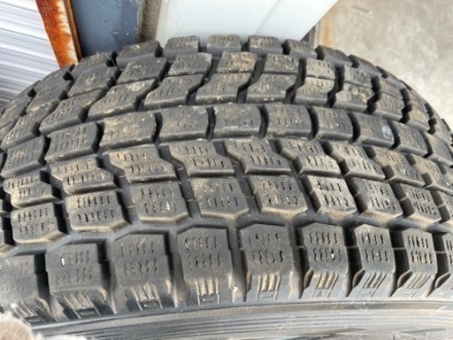 315/75R16 スタッドレスタイヤ(ホイール付き)