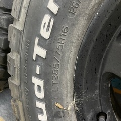【中古】BFG マッド 285/75R16 と 8J16±0 4本セット