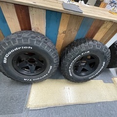 【ネット決済】【中古】BFG マッド 285/75R16 と 8...