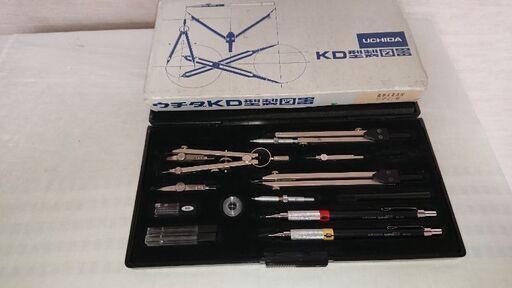 新品購入なら、約￥10,000の内田製製図器セット