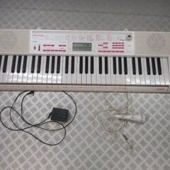 CASIO カシオ　キーボード　LK-121　