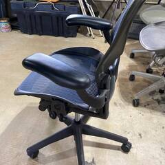Herman Miller Aeron ハーマンミラー アーロンチェア Bサイズ　青色