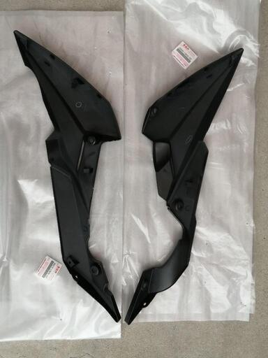 スズキGSX-S750 アンダーカウル(黒)左右セット 使用1ヶ月の美品