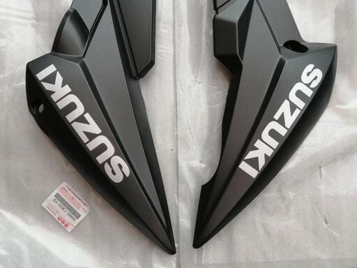 スズキGSX-S750 アンダーカウル(黒)左右セット 使用1ヶ月の美品