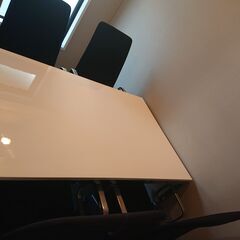 ミーティングテーブル＋ミーティング椅子４脚のセット