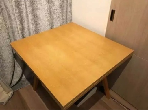 IDEE テーブル