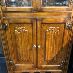 美品　アンティーク調木製ガラスキャビネット飾り棚食器棚本棚をお安くお譲りいたします！