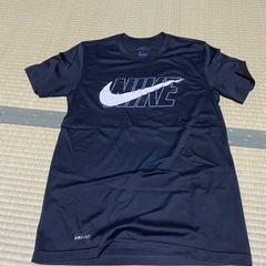 受け渡し決定品　NIKE トレーニングTシャツ　men's Mサイズ