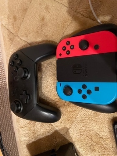 任天堂Switch本体+プロコン+有線各付属品付き - おもちゃ