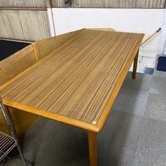 ^_^ 飛騨家具　キツツキマーク　ダイニングテーブル　大きいです。