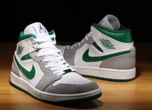 靴 Nike Air Jordan 1 Mid \