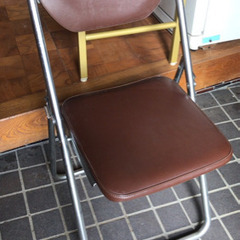 パイプ椅子　500円