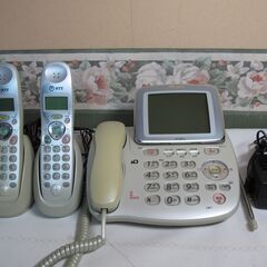 子機二台付きのNTTコードレス電話機　留守番電話機能付き　NTT...