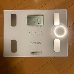 OMRON 体重計