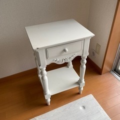 【ネット決済】ベッドサイドテーブル　キャビネット　フレンチ　シャ...