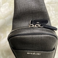 BVLGARI斜め掛けバック