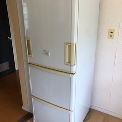 🉐古い冷蔵庫タダであげます🉐